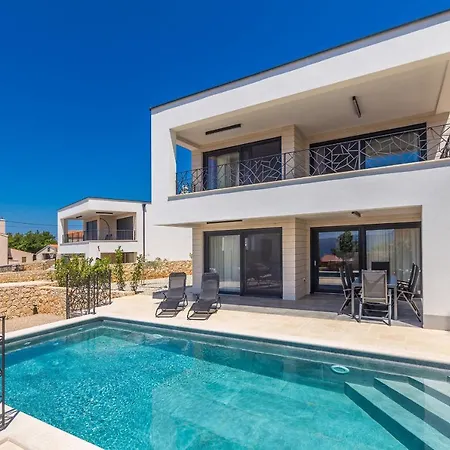 Dei Tramonti With Private Pool