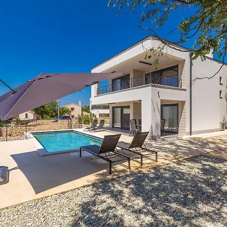 Dei Tramonti With Private Pool Linardići