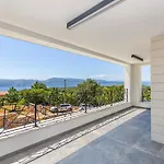 Dei Tramonti With Private Pool Linardići